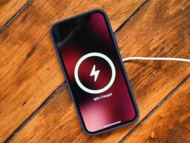 武冈苹果手机维修分享iPhone 12可以随便充电吗 